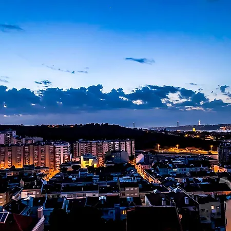 홈스테이 Ideally Located With Perfect Views *