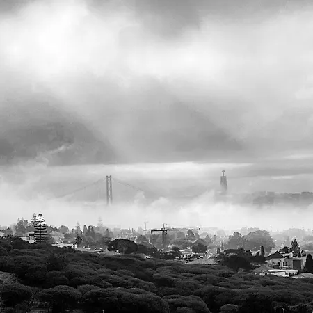 Ideally Located With Perfect Views Algés