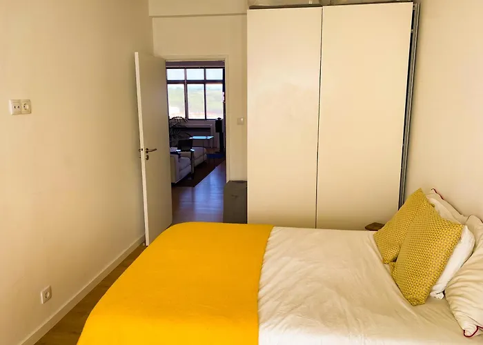 Ideally Located With Perfect Views * Algés