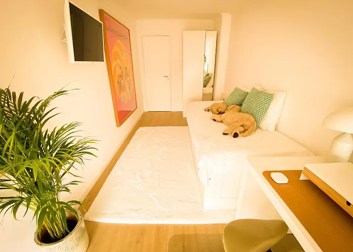 Ideally Located With Perfect Views *