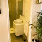 Homestay Ideally Located With Perfect Views Alges