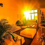 Ideally Located With Perfect Views Homestay *