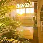 Ideally Located With Perfect Views Homestay