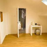 Homestay Ideally Located With Perfect Views Alges