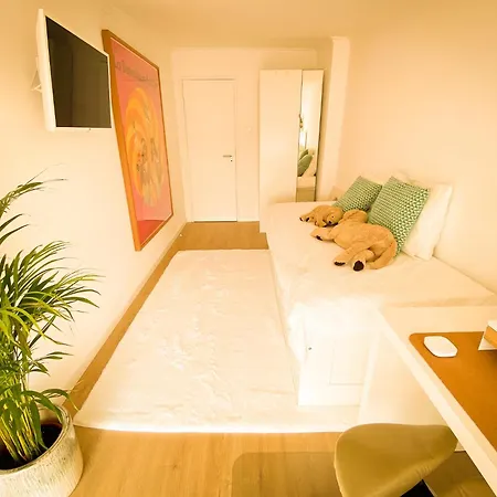 Homestay Ideally Located With Perfect Views Alges
