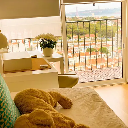Ideally Located With Perfect Views Homestay