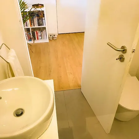 Ideally Located With Perfect Views * Alges
