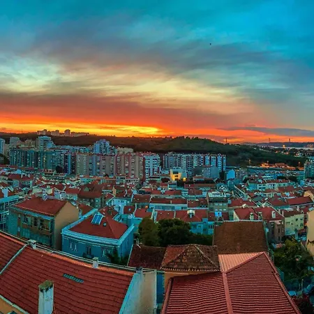 Ideally Located With Perfect Views Homestay