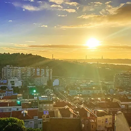 Homestay Ideally Located With Perfect Views