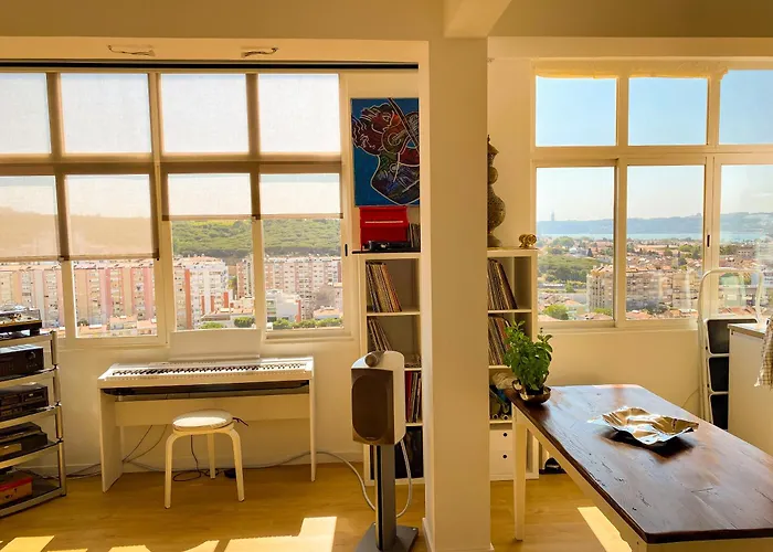 בית אירוח Ideally Located With Perfect Views *
