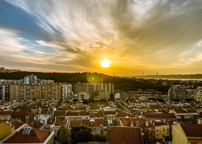 Ideally Located With Perfect Views * אלז'ש