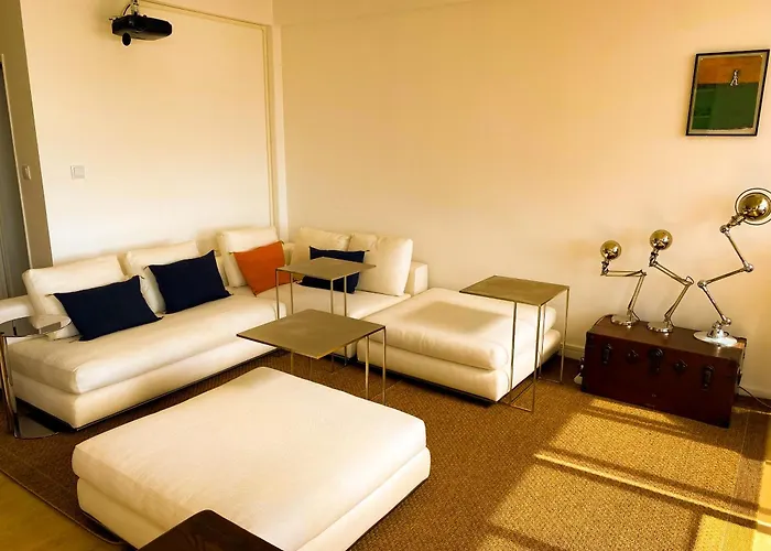 Ideally Located With Perfect Views אלז'ש